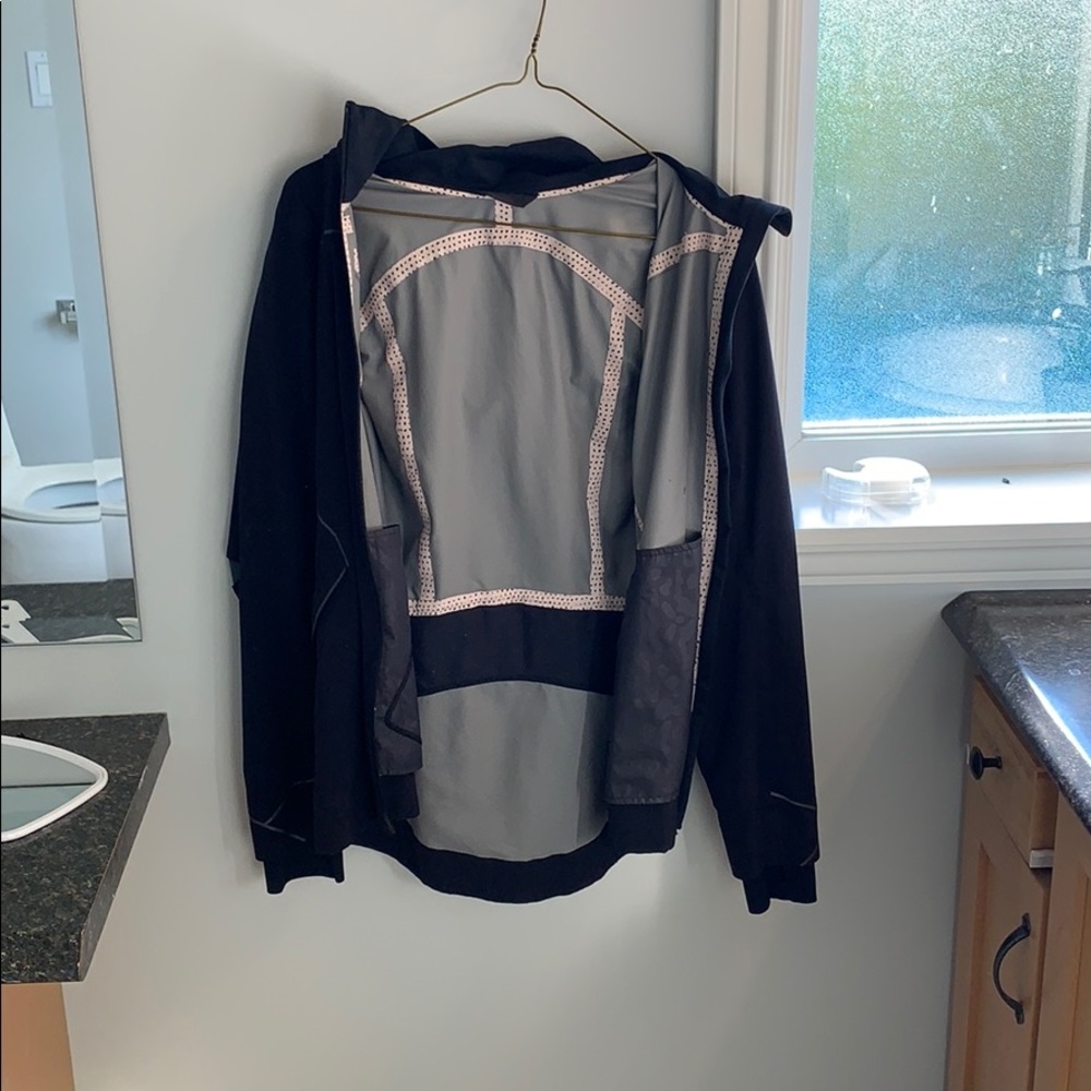 lululemon jacket - Picture 3 of 3